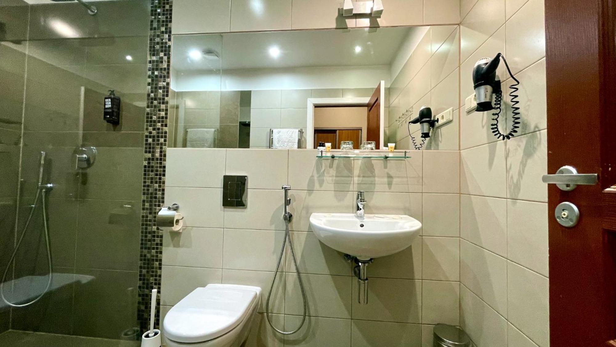 Riga Unimars Hotel מראה חיצוני תמונה